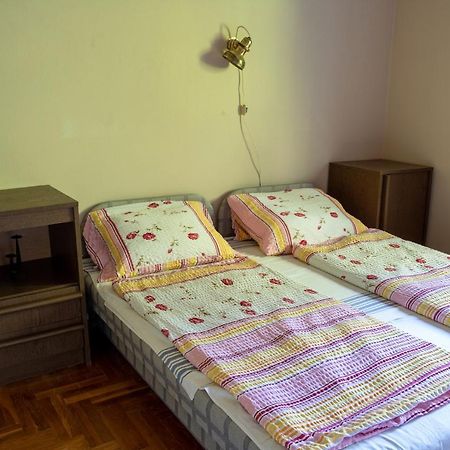 Pavai Apartman ไฮจ์ดุสโซบอสโล ภายนอก รูปภาพ