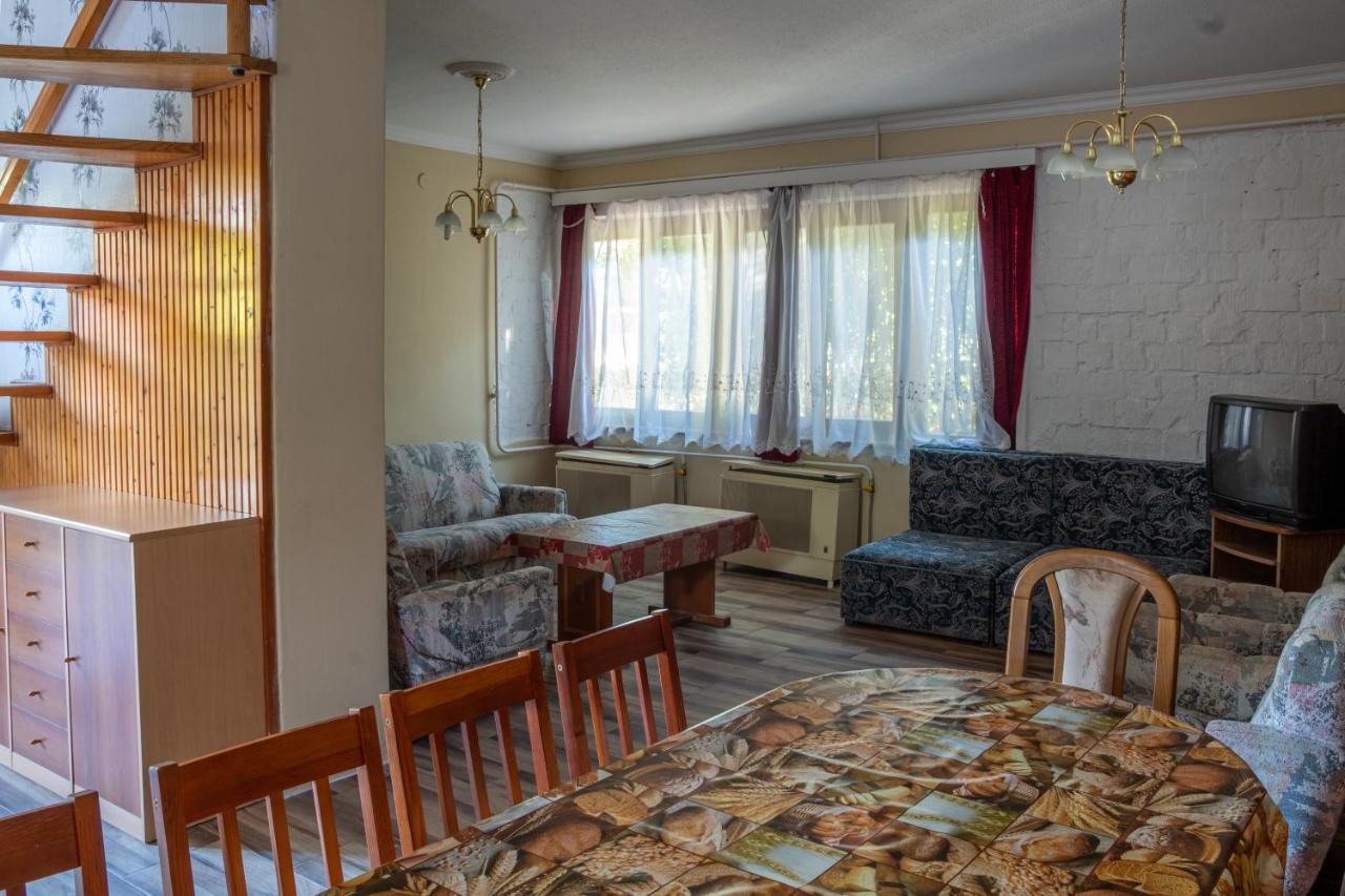 Pavai Apartman ไฮจ์ดุสโซบอสโล ภายนอก รูปภาพ